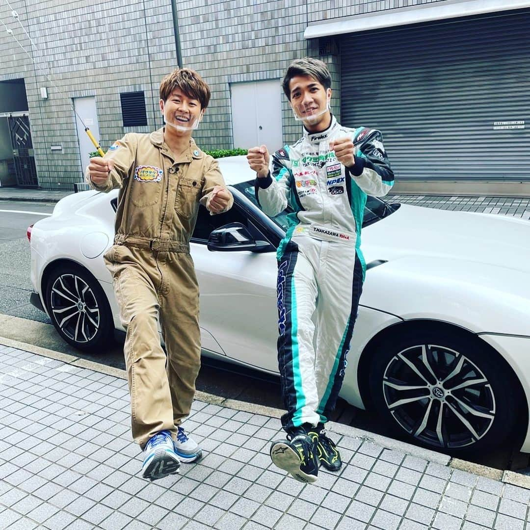 中澤卓也さんのインスタグラム写真 - (中澤卓也Instagram)「今日はレギュラー番組の「パクタクおたすけ隊」ロケ🙆‍♂️✨ いつものツナギではなく、こんな一幕も？！ 放送お楽しみにー👍  #パクタクおたすけ隊 #チャンネル銀河 #レギュラー番組 #レーシングスーツ #ドライブ #grsupra #約束 #中澤卓也」10月15日 18時39分 - takuya_nakazawa.118