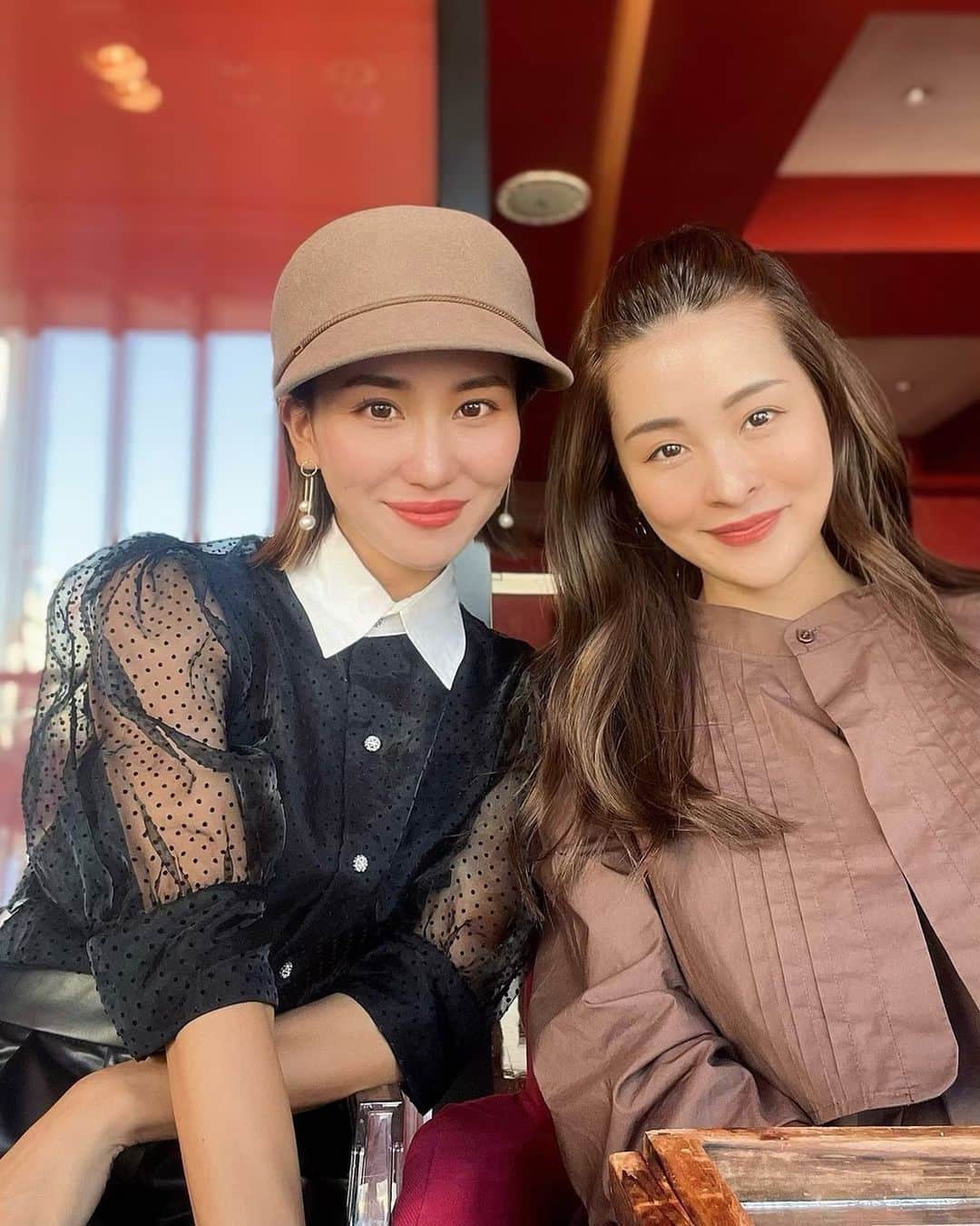 のインスタグラム：「lunchはあかねさんと☕️🍰 @akane_kobayashi_m   前は妊婦さんやって 産後初お会いできたっ🥰 相変わらず綺麗で可愛いくて 癒されたなぁ☺️ 美容や子供の話で話が尽きなくて ずっと喋って笑ってたw😍 ご飯もご馳走になっちゃったし 誕生日🎁までありがとうございます🥺 嬉しいい！❤️幸せ続きっ🥺 . これからもママ友として 宜しくお願いしますっ😘❤️  #元町#三ノ宮#ランチ#lunch#ママ友#ママ#イグレックベガ」