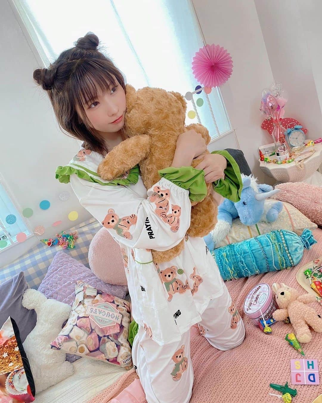 えなこさんのインスタグラム写真 - (えなこInstagram)「パジャマパーティー🧸」10月15日 19時08分 - enakorin