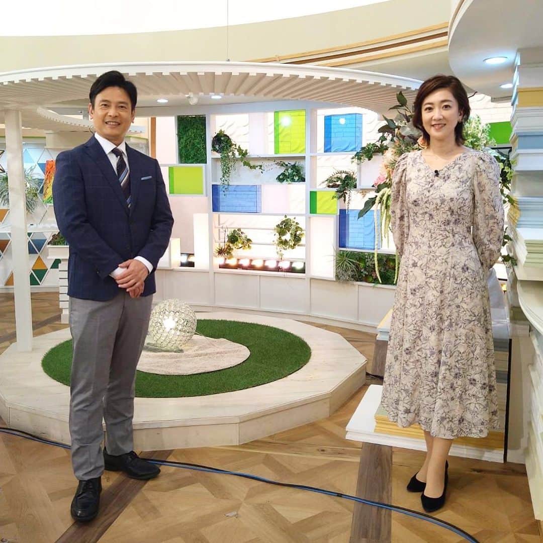 池尻和佳子さんのインスタグラム写真 - (池尻和佳子Instagram)「今日の衣装でした！  明日雨の後は気温がぐっと下がりそうです。お気をつけください🍀  良い週末を‼︎」10月15日 19時36分 - wakako_ikejiri_rkb