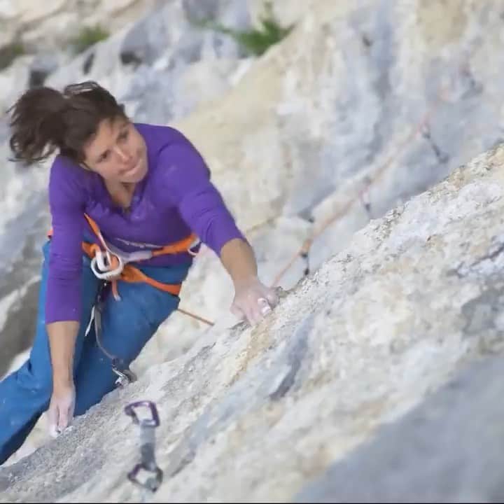 ニナ・カプレツのインスタグラム：「Since almost 15 year now, I made a living out of climbing.  I balance from simple cragging, multipitch and alpine climbing, to travelling and producing images to inspire. I try to adjust my inner balance every day and to evolve in a way that makes sens to me. But no matter where life takes me, I feel guided by my deep passion for climbing.  Thank's to everyone for supporting such a crazy and spontanious girl!  Video from a total rad 8b+ at "Rocher Crespin" 🎥 @ju_nadiras  ➡️ link to full video in bio  @petzl_official @arcteryx @scarpaspa @arkose.climbing @msr_gear @cmc68.fr @hydroflask @gebana.official @julbo_eyewear @grade7equipment @totemmt @lyofood @praettigau.ch @beyerbeans @newrocksport」