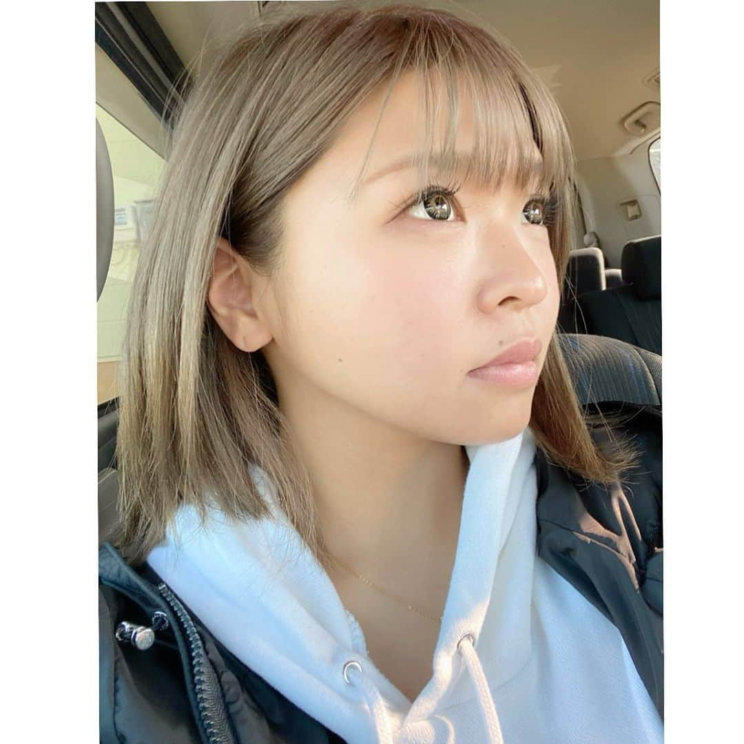 ちゃんのあさんのインスタグラム写真 - (ちゃんのあInstagram)「東京中央美容外科札幌院さんで 小顔美肌再生を受けてから１週間が経過〜⭐︎ ノーマルカメラなのに横顔しゅってしてる！ 篠永先生に経過も順調って言われて一安心🥺 もう少し腫れが治ったらもっと しゅってなるみたいだから楽しみ！  @tcb_sapporo @tcb_shinonaga  #リフトアップならTCB東京中央美容外科 #東京中央美容外科 #美容外科 #札幌 #東京中央美容外科札幌院 #TCB #篠永宏行 #TCB式小顔美肌再生 #小顔美肌再生 #リフトアップ #美容整形ならTCB東京中央美容外科 #PR」10月15日 12時02分 - noa.723_noble