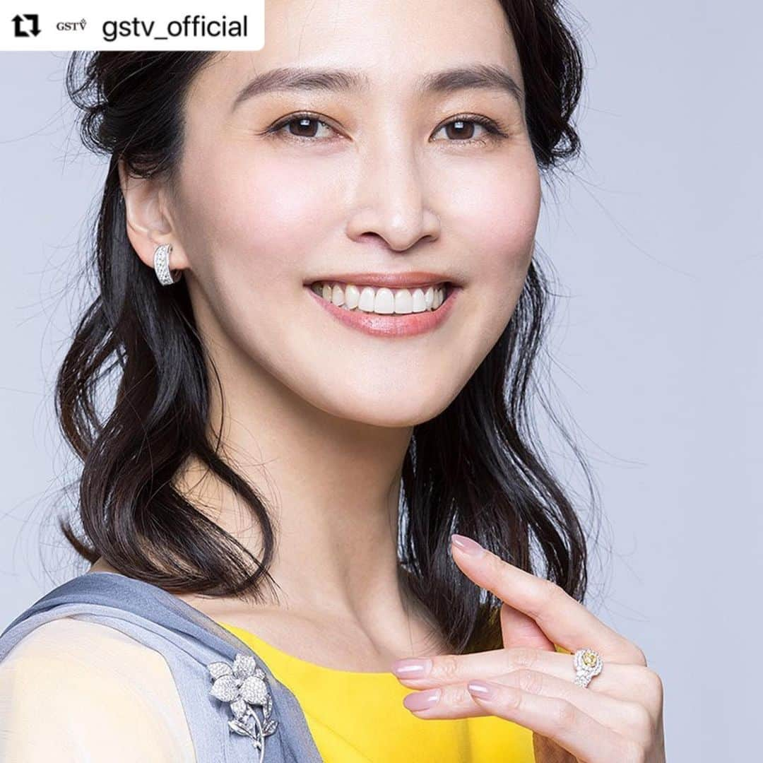 大津リサのインスタグラム：「GSTV公式アカウント ( @gstv_official )より #repost させて頂きました🙏 こちらは今月号の番組ガイド誌｢GSTV FAN｣からMARIコレクションをピックアップ💐 是非GSTV公式アカウントでご覧ください😌✨ #gstv #jewelry」