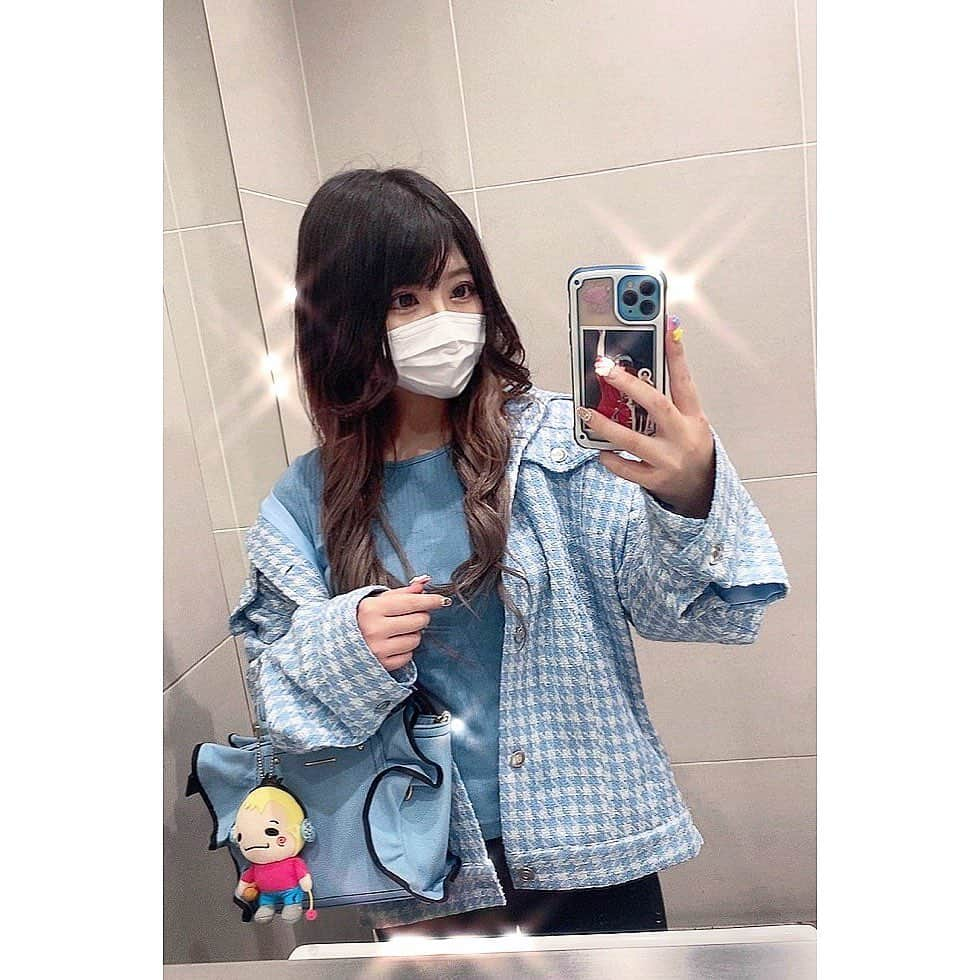 りおららさんのインスタグラム写真 - (りおららInstagram)「💙 。 。  裕:ぜひ！水色着て欲しいですね！ 裕:水色着てる人見ると、見ちゃいますね！ 裕:水色着てる人いると自分のファンかなって自意識過剰になっちゃうw 裕:水色着てる人みると振り返っちゃう。 。 。 ここまで言われるともう水色しか着たくなくなりました（笑）完全チョロオタ（笑）#中島裕翔」10月15日 13時04分 - yutopyomm