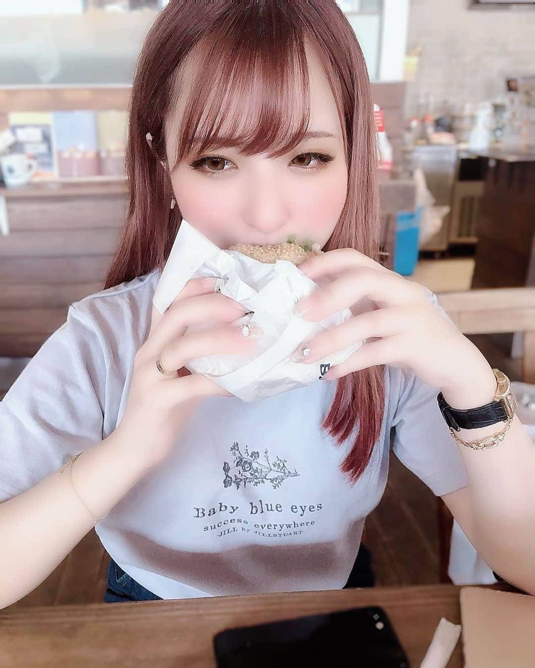宮下まひろのインスタグラム：「そういえば結構前に佐野アウトレット行ってきた❣️たのちかった  #池袋 #池袋エンジェルフェザー #エンジェルフェザー　 #エンジェルフェザー池袋 #キャバクラ #キャバ　 #キャバ嬢」