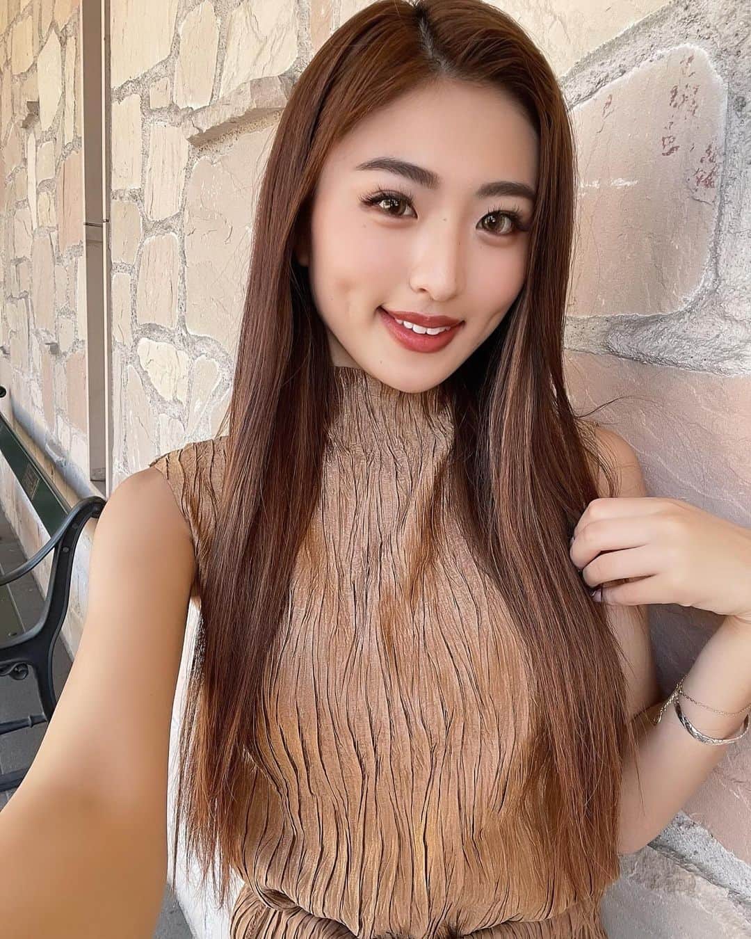MIYABIのインスタグラム：「こんにちは🌞  静岡から名古屋に撮影へ📸  昨日は応援メッセージたくさんありがとう御座いました🥺  嬉しかったよぉ💜  今日も頑張りましょうね🥰  #cyberjapan #サイバージャパン  #cjd_miyabi #ミヤビーム」