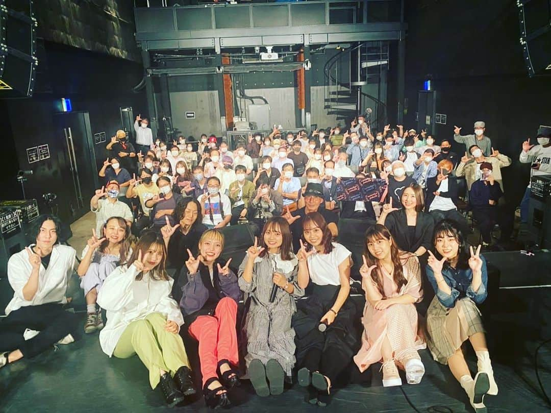 下尾礼子のインスタグラム：「2021.10.13  Lupinus@阿倍野ロックタウン  Lupinusへご来場の皆さん、 配信をご覧の方々、 お忙しい中本当にありがとうございました🙇‍♀️  色んな思いがありすぎるんですが、 まずはこのメンバー、このライブに参加出来た事に 感謝の気持ちでいっぱいです。 HIMEMIちゃん、ayahoちゃん、 Lupinusに呼んでくれて ありがとう！！  3ヶ月前からメンバー全員 阿倍野ロックタウンを いっぱいにするという目標に向かって 走って来ました。 トラブルも多かったですが、 Lupinusに向けての活動を通して 優しくて面白くて素敵な音楽を作ってる みんなと仲良くなれて 本当によかったです。 当日会場いっぱいのお客さんを見て感動しました。 私1人じゃ絶対見れない景色だと思います。  私はあまり自分から 人と関わるタイプではないのですが、 今回Lupinusを通して メンバーのみんなやファンの方々の温かさを 改めて感じることが出来て とても幸せでした。  この3ヶ月間、自分で言うのもなんですが 私にしては結構活動頑張りました（笑） オリジナル曲を書いたり、 路上ライブを1人でやってみたり、 SNSの更新頻度をあげてみたり。 みんながライブを成功させるために 頑張ってるのを見て、 自分も頑張ろうって思えたからこそ 出来た事だと思います。 Lupinusのおかげで、 とても成長出来たと感じています。  Lupinus本番は歌の音程が悪かったり、 ステージング・MCが上手く出来なかったり 反省点の多いものでしたが、 自分の思いを最大限に込めて 歌う事が出来てよかったです。 この経験を活かして もっといいライブが出来るように 頑張りたいと思います！ みんなのライブ、出番などの関係で 聴けなかった所もありましたが、 本当に最高でした！！ 私もみんなに負けないように ますます頑張ろうと思いました🔥  濃い、あっという間の3ヶ月でした。 またこのメンバーでライブ出来る事を願ってます！  Lupinus最高！！！！  <セトリ>  もう一度 -MC- 消えない -MC- Dead dancer -MC- 雨と虹  <メンバー>  主催 HIMEMI @himemi_27  ayaho @ayaho_25   戸田桃花 @momoka_toda_  三田春愛 @sanda_harua  好花 @sukihanakonoka   ギターサポート ひろさん  投稿遅くてすみません💦   #Lupinus  #阿倍野ロックタウン  #阿倍野キューズモール こ  #ライブ  #歌  #オリジナル曲  #HIMEMI  #ayaho  #戸田桃花  #三田春愛  #好花  #下尾礼子」