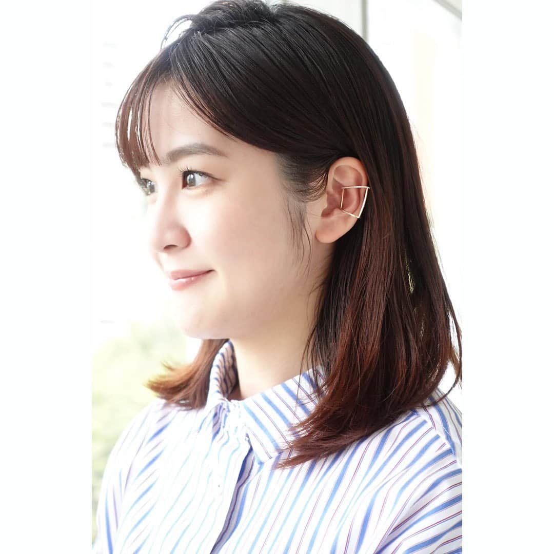 林美桜さんのインスタグラム写真 - (林美桜Instagram)「. 今日18時30分からの インスタライブ @tvasahi_announcers  楽しみです🍀  衣装👗#ワイドスクランブル 1.2 ブラウス・パンツ @celford_official アクセサリー @marina_hma  3.4 シャツ・スカート @rosebud_official_ アクセサリー @stellarhollywood  5 トップス・スカート @strawberry_fields_official アクセサリー @marina_hma」10月15日 15時51分 - miou0hayashi