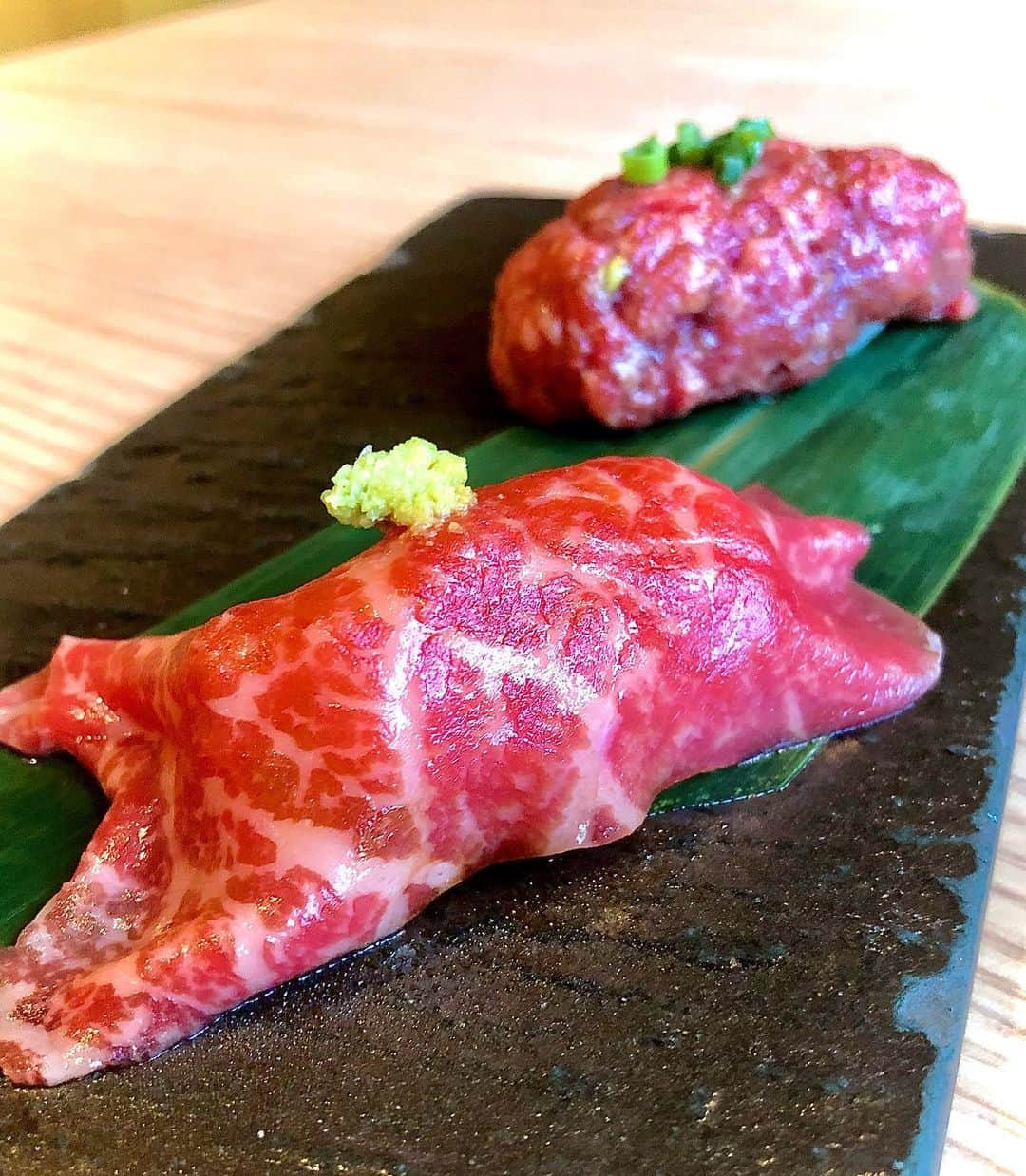 央川かこさんのインスタグラム写真 - (央川かこInstagram)「お肉のタワー😍👏👏 渋谷にある焼肉【富士門】に行ってきました🐾 ・ 焼肉以外にも和牛おはぎや ちらし寿司もすごいおいしかったし、 とにかく演出が楽しいから お祝いとかにもぴったりなお店🎉 ・ #富士門 #店舗 #渋谷 #焼肉 #肉寿司 #ちらし寿司 #レースクイーン #ラウンドガール #モデル #ダイエット #トレーニング #筋トレ #ファスティング #ゆる巻き #ヘアスタイル #オフショル #ファッション」10月15日 17時25分 - kako.717