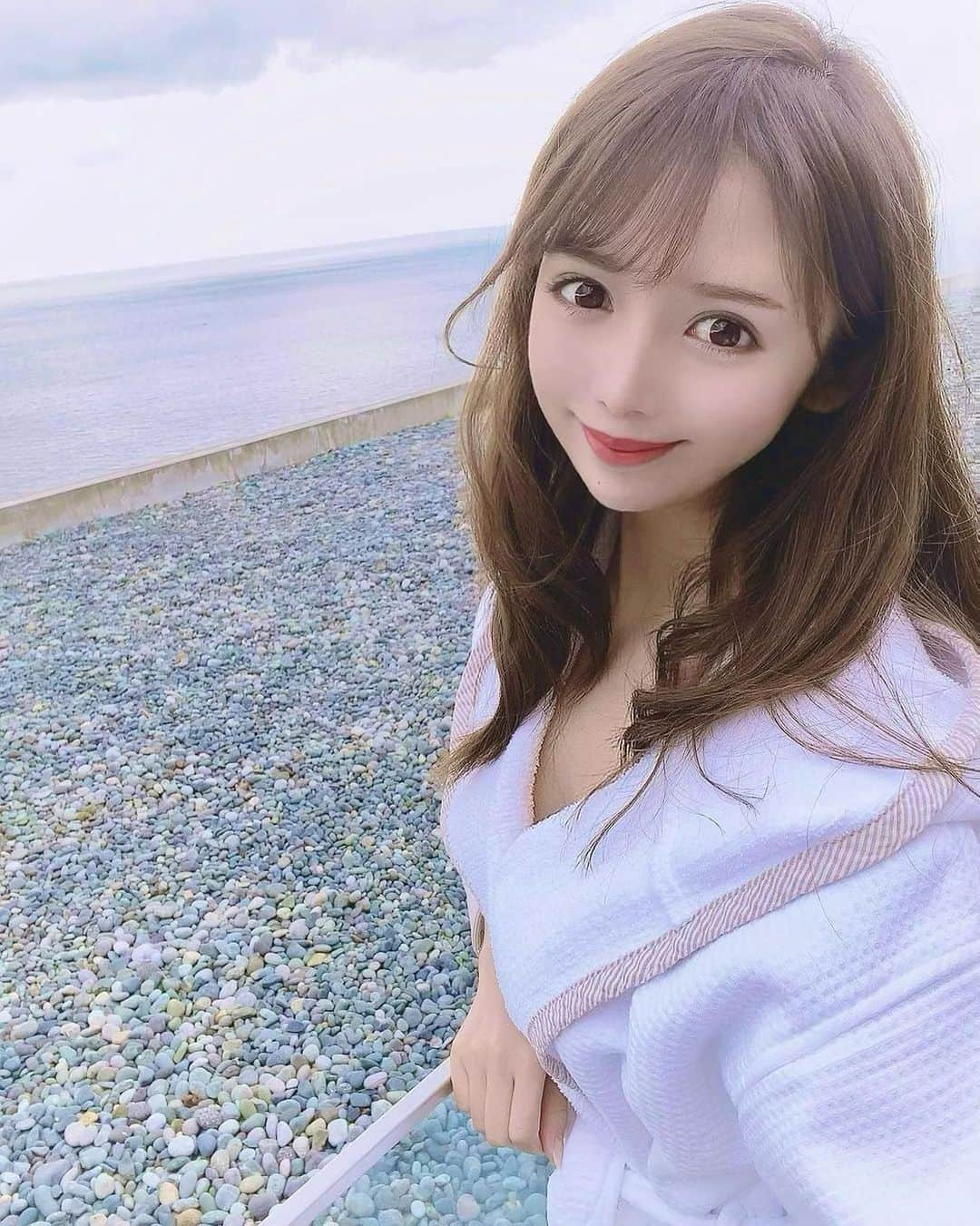 美女美容事情さんのインスタグラム写真 - (美女美容事情Instagram)「《海辺でパシャリ📸❤️》⁠⠀ *⠀⠀⠀⠀⠀⠀⁠⠀⁠⠀⁠⠀⁠⠀⁠⠀ 今回ご紹介させて頂きますのは!!👀❤️⁠⠀⁠⠀⁠⠀⁠⠀⁠⠀ kanaさん<@kanapi24> の素敵なお写真📸⠀⁠⠀⁠⠀⁠⠀ *⠀⁠⠀ 素敵なお写真有難う御座います😭❤️⠀ *⠀⁠⠀⁠⠀⁠⠀⁠⠀⁠⠀ kanaさん<@kanapi24> 素敵な投稿をありがとうございました☺️📸✨⠀⁠⠀ kanaさんのアカウントには他にも素晴らしい投稿が沢山ありますので是非覗いてみてくださいね💁‍♀️💙⁠ ⁠⠀ ⠀⠀⁠⠀⁠⠀⁠⠀⁠⠀ △▼△▼△▼△▼△▼△▼△▼△▼△▼ ⁠⠀⁠⠀⁠⠀⁠⠀ ❤️🧡💛「ビジョビ (美女美容事情)」💚💙💜⠀⠀⠀⠀⠀⠀⠀⠀⠀⠀⠀⠀⠀⠀⁠⠀⁠⠀⁠⠀⁠⠀⁠⠀⁠⠀ 👇掲載ご希望の方は👇⠀⠀⠀⠀⠀⠀⠀⠀⠀⠀⠀⠀⠀⠀⠀⁠⠀⁠⠀⁠⠀⁠⠀⁠⠀⁠⠀ @b_b_j.jタグ付けと🖤 #ビジョビ ⁠⠀⁠⠀ 🖤タグ付けお願いします⠀⠀⠀⠀⠀⠀⠀⠀⠀⠀⠀⠀⠀⠀⠀⁠⠀⁠⠀⁠⠀⁠⠀⁠⠀⁠⠀ △▼△▼△▼△▼△▼△▼△▼△▼△▼ ⁠⠀⁠⠀ #美女#美人#リゾート#ホテル#海⠀ #休日#連休#遊び#旅行⠀ #インスタ美女#インスタグラビア⠀ #インスタ女子#インスタグラマー」10月15日 17時56分 - b_b_j.j