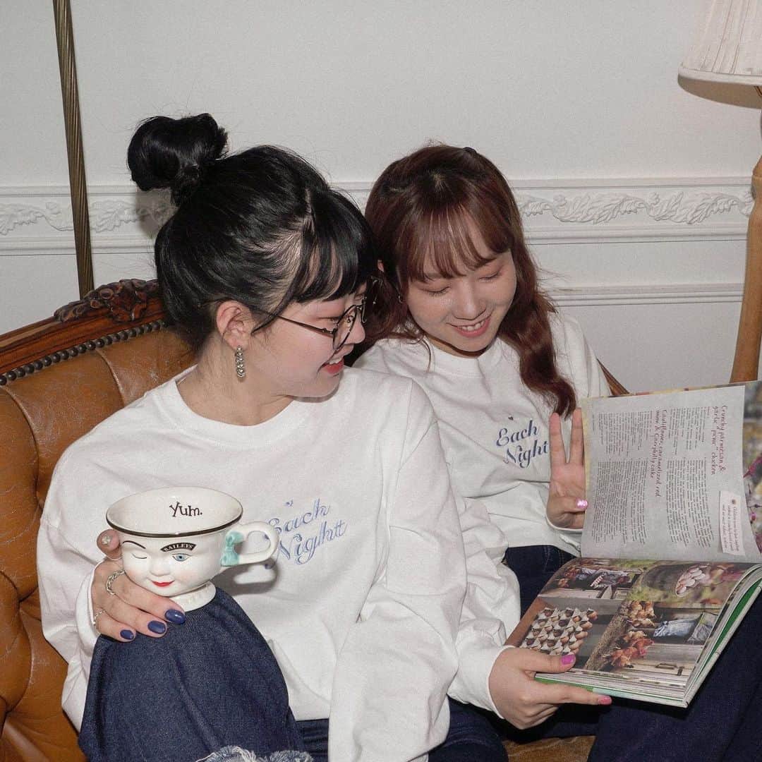 のインスタグラム：「Chikから「Each Night」本日19:00~発売です🧼🌕 ・ 18:30~YouTubeLIVEにて紹介するので迷ってる方ぜひ来てね！🩰（暇な子も🥱） #chik #むくえな」