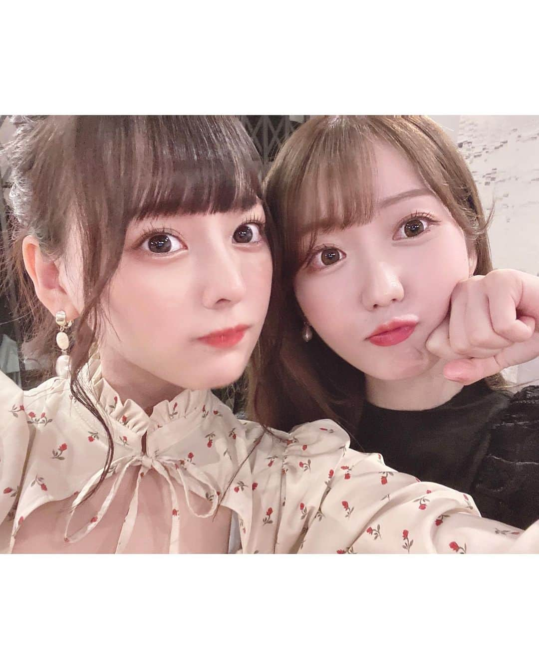 齊藤なぎささんのインスタグラム写真 - (齊藤なぎさInstagram)「٩(*´◒`*)۶♡ ⁡ ⁡ ⁡ #あざとくて何が悪いの ？ ⁡ ⁡ みりにゃーたんでオリジナルドラマに出演させていただいています……！ ⁡ ⁡ みりにゃとは、ふたりでご飯に行った時にもたくさんあざとくて何が悪いの？のお話をしていたりしたので、お互いに出演できてとても嬉しいです……☺️♥️ ⁡ ⁡ ⁡ わたしはあざと配信ライブ！ 少し私っぽい要素があったり、とても面白いのでたくさん見てくださいねっ✧︎ ⁡ ⁡ ⁡ お写真もどうかしら！萌え袖してみた(´ཫ`* ) ⁡ ⁡ ⁡ #イコラブ #大谷映美里 #みりにゃ #みりにゃーたん #齊藤なぎさ #なーたん #届いてなーたん」10月15日 20時48分 - saitou_nagisa