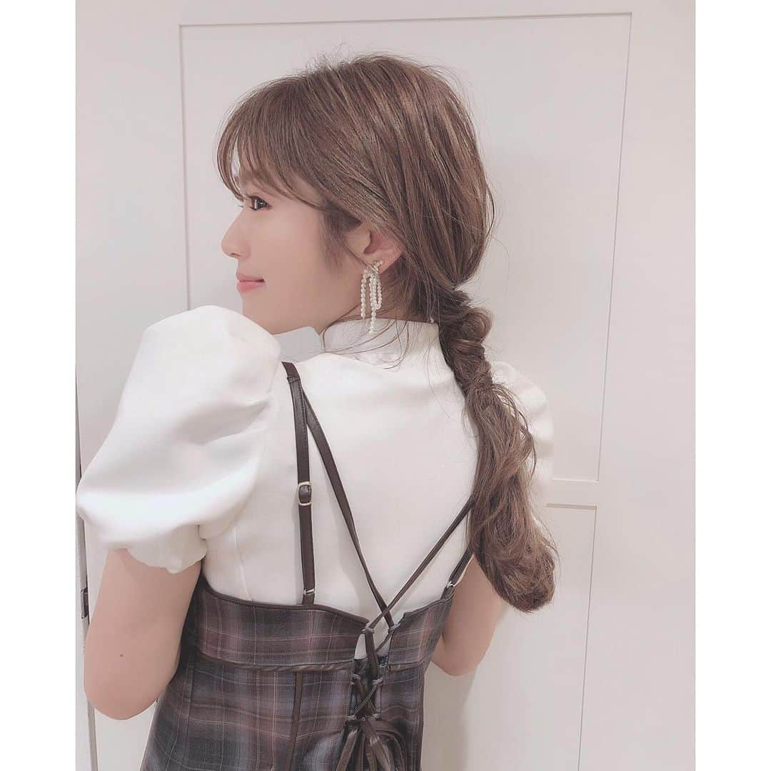 渋谷凪咲さんのインスタグラム写真 - (渋谷凪咲Instagram)「🍡  #ヘアアレンジ #おしゃれヘア #おしゃれすぎて名前はわからない #ブライダルヘア #にも使えそう✨ #ありがとうございました☺️」10月15日 21時06分 - nagisa_nikoniko