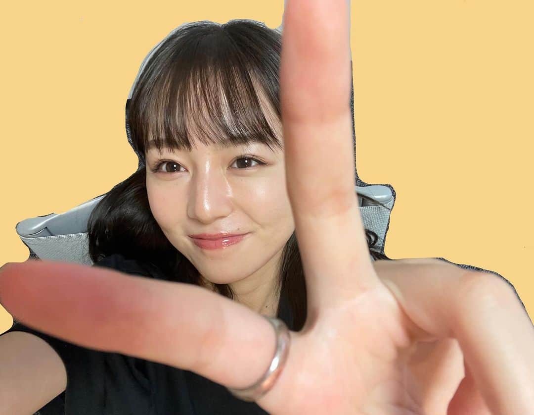 神野友亜のインスタグラム：「皆さま、こんばんは。  遂に明日、Zepp Tokyo！！ 皆さんにお会いできるのを楽しみにしています🌻 夜は少し冷えそうなのでお気をつけて…。  今日も一日お疲れ様でした🌻」