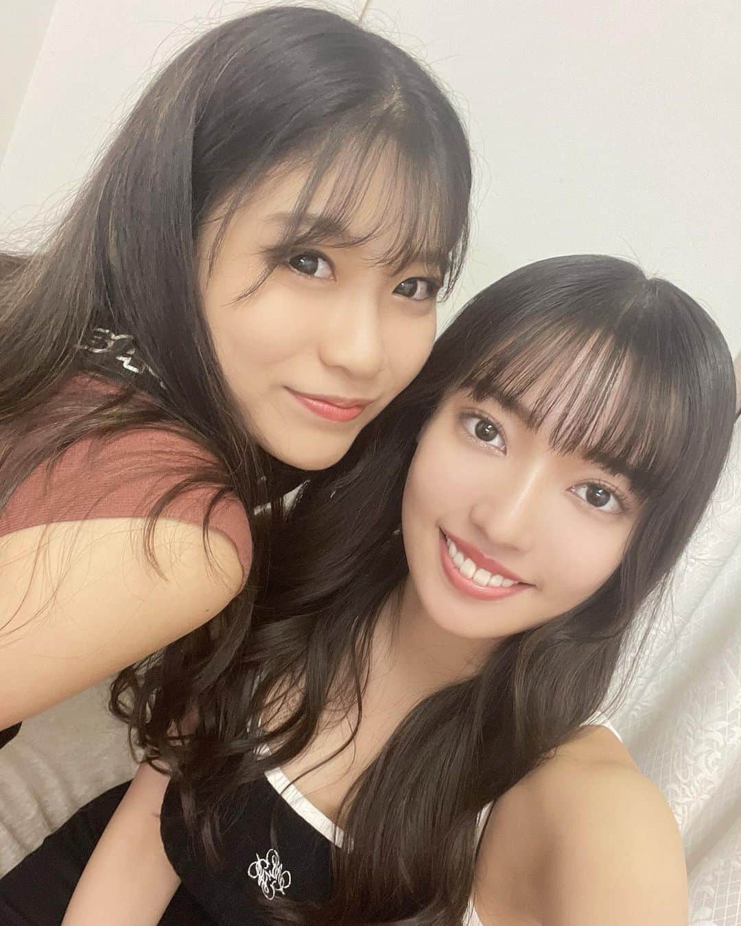 桜田愛音のインスタグラム：「10月17日にニコ生にて 『よろづ喫茶〜絵心〜』 という配信番組に出演させていただけることが決定いたしました💫  20:00〜21:00の回にかえちゃんと一緒に出演です！！ 楽しみ~🥰🤝💭  【視聴ページ】 https://live.nicovideo.jp/watch/lv334093029?camp202103tw=n4Q3Pod0lk_1634265104319&ref=lvapp_tanzaku_share  【チケット販売ページ】 https://ch.nicovideo.jp/egokoro/live/lv334093029 ・ ・ ・ ・ ・ ・ ・ ・ 【10月のスケジュール】 2(土)TGIF 5(火)ワロップ放送局『IDOL JOURNEY』 6(水)ラウェイラウンドガール　後楽園ホール 9(土)対バン 下北沢シャングリラ 12(火)定期公演(配信) 16(土)個人撮影会　(1部〜3部)  カメリパサーキット＆カメリパオフ会 17(日)5thDVDリリイベ 19(火)YouTube生配信ライブ 24(日)対バン 新宿ReNY 26(火)定期公演(配信) 30(土)イベント予定 31(日)個人撮影会  【5thDVD】 『#おとなになる〜19to20〜』絶賛発売日！！！ 10代最後の作品なので是非観てね(*´꒳`*)♡ ・ ・ ・ twitter→ sakurada_anon ←検索🔍 ・ ・ ・ #桜田愛音　#カメリパ #カメレオンリパブリック#インスタグラビア #グラビア　#水着 #撮影会　#撮影 #撮影モデル #カメラ #メイク #camera #Shooting #makeup #girl  #photooftheday #selfie #tiktok」
