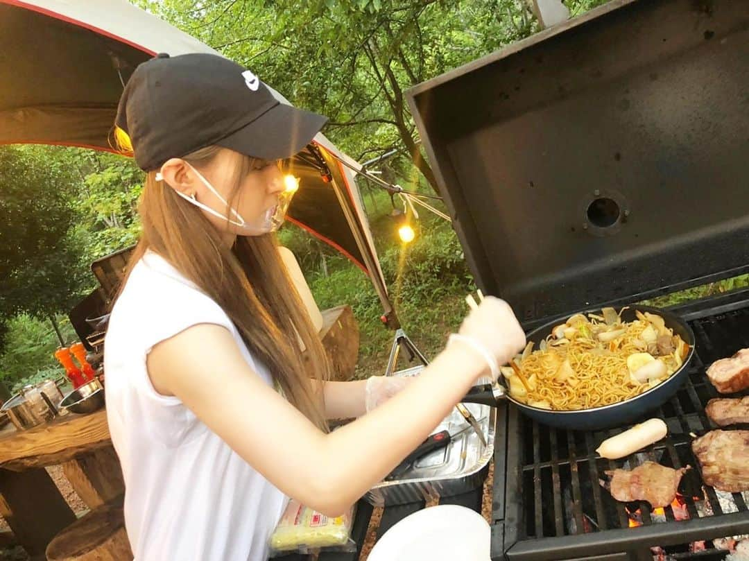 生田衣梨奈さんのインスタグラム写真 - (生田衣梨奈Instagram)「料理するのは好きだけど 絶対に披露したくないけど撮影では作りたい笑 ⁡ 結局作るのが好き笑 ⁡ #morningmusume21 #モーニング娘21 #helloproject  #顔面国宝 #えりぽんかわいい #アイドル 存在が #インスタ映え #かわいい #Love #beauty #followme #makeup #Instagram #生田衣梨奈のVSスポーツ #메이크업 #얼스타그램 #ig_Japan #White #福岡  #コンサート #Follow #焼きそば #ELEYVSGOLF #ヘアアレンジ #いいね #生田衣梨奈 #l4l #골프 #SELFIE #셀카」10月15日 21時46分 - erina_ikuta.official