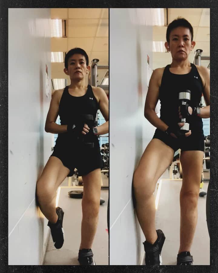 鄭碧瑩のインスタグラム：「No one will understand the pain and joy of rehab life unless they’re in it. Finally feeling stronger after three weeks of grinding and sucking it up at UP.   Another week to go before the next strength test and that light at the end of the tunnel - to go back to running.   In the meantime, it’s #squatsforlife y’all. . . . . . #physiotherapy #physio #neverskiplegday #nopainnogain #meditation」