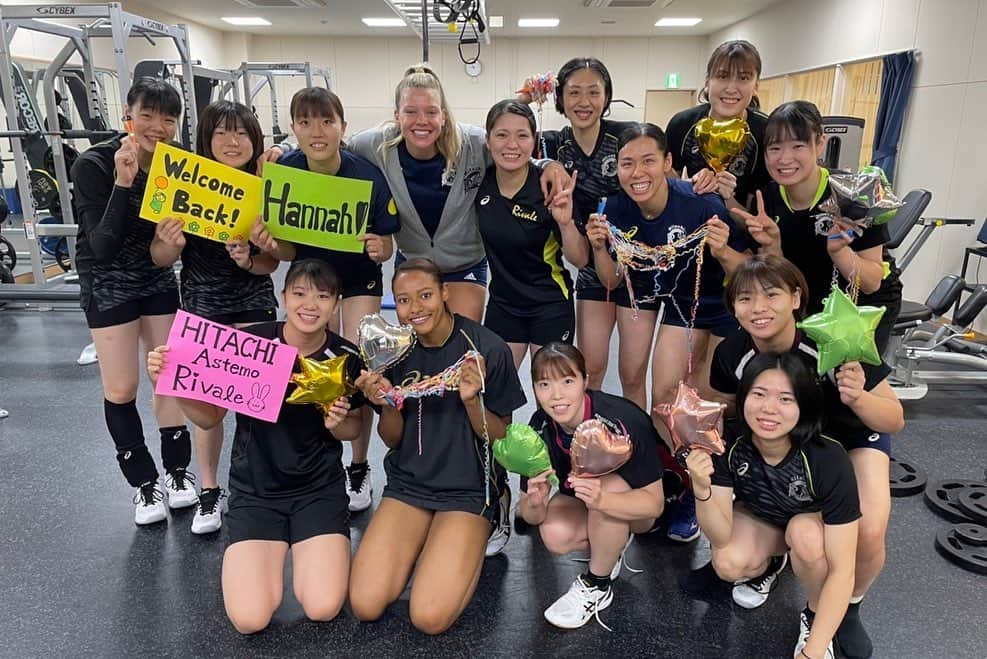 入澤まいのインスタグラム：「🐰🏐🔥 . いよいよ明日10月16日から V.LEAGUE DIVISION1 2021-22シーズンが開幕します🎌 .  ｢ONE~深化･新化･進化~｣ リーグが開催できるのことへの感謝を忘れず、 1戦1戦大切にそして成長していけるように、 最後まで全員で全力で戦い抜きます💪🏻🔥 . 長いリーグ戦となりますが、 私たちと一緒に戦っていただけたら嬉しいです🐰 日立Astemoリヴァーレの応援よろしくお願いします💛💜 . #Vリーグ2021_22シーズン開幕 #日立Astemoリヴァーレ🐰 #ハンナおかえりなさい✨」