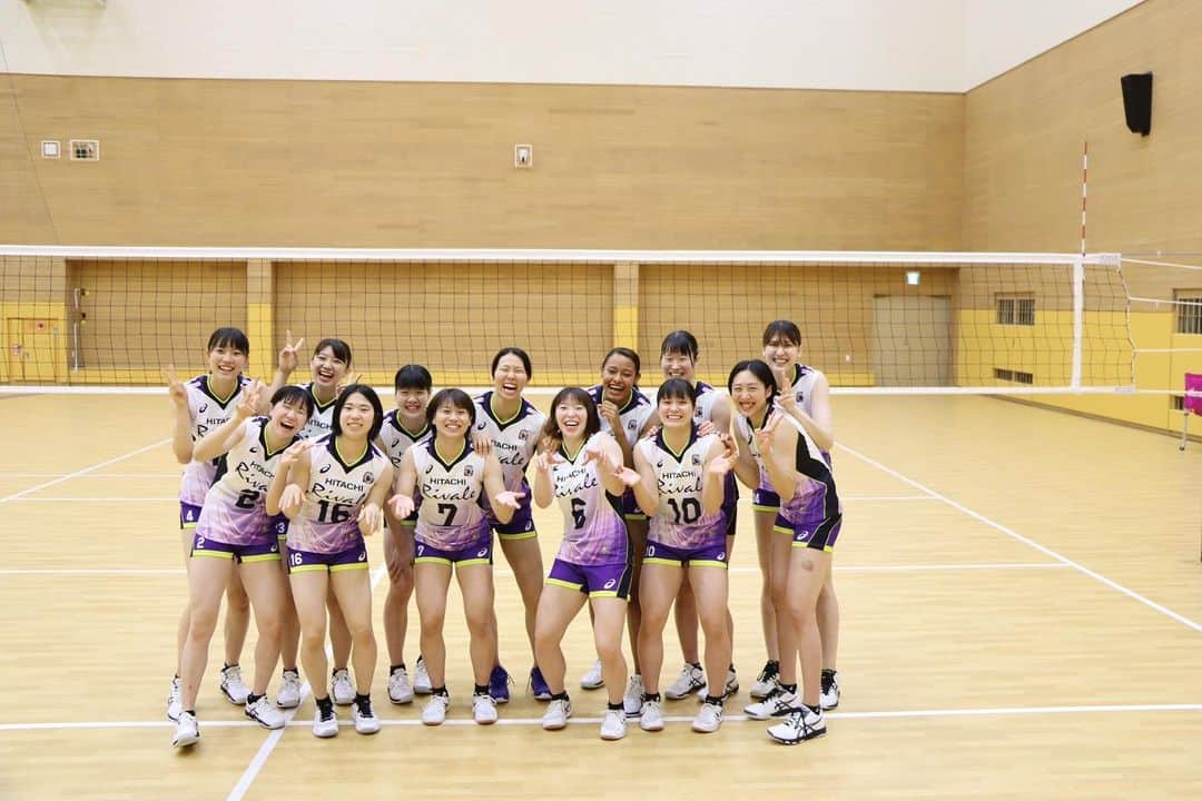 入澤まいさんのインスタグラム写真 - (入澤まいInstagram)「🐰🏐🔥 . いよいよ明日10月16日から V.LEAGUE DIVISION1 2021-22シーズンが開幕します🎌 .  ｢ONE~深化･新化･進化~｣ リーグが開催できるのことへの感謝を忘れず、 1戦1戦大切にそして成長していけるように、 最後まで全員で全力で戦い抜きます💪🏻🔥 . 長いリーグ戦となりますが、 私たちと一緒に戦っていただけたら嬉しいです🐰 日立Astemoリヴァーレの応援よろしくお願いします💛💜 . #Vリーグ2021_22シーズン開幕 #日立Astemoリヴァーレ🐰 #ハンナおかえりなさい✨」10月15日 22時44分 - mai_irisawa_0602