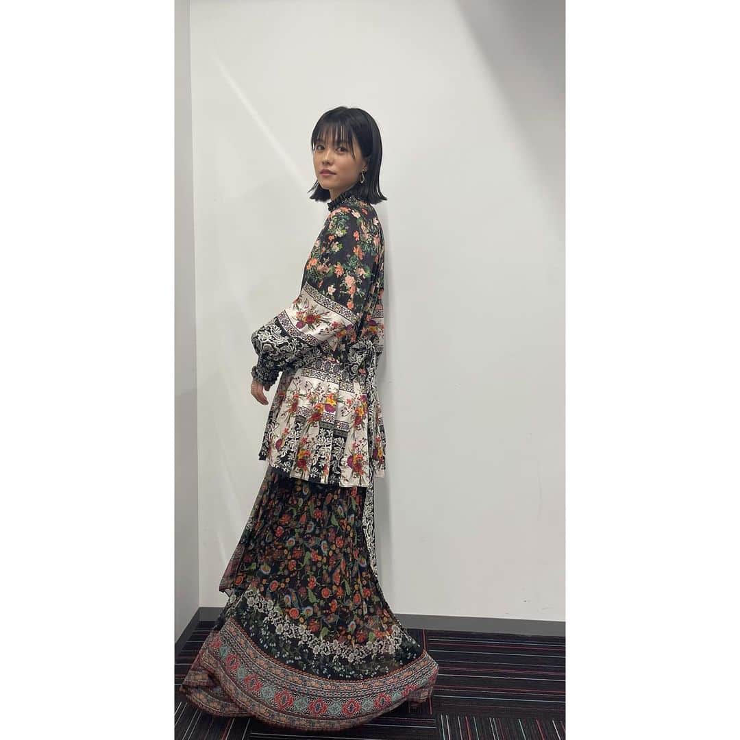 志田彩良さんのインスタグラム写真 - (志田彩良Instagram)「・ 本日の衣装💐 @kasokeki_movie」10月15日 23時12分 - sarashida_official