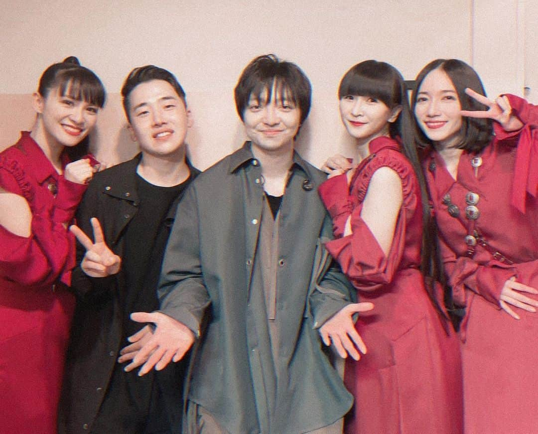 Perfumeさんのインスタグラム写真 - (PerfumeInstagram)「Mステ 35周年記念4時間SP MIKIKO×Rhizomatiks×三浦大知×SP Dancers×ELEVENPLAY×Perfume 「一夜限りのスペシャルメドレー」 ありがとうございました💃💃💃  Thank you Music Station for having us at the 35th anniversary!#prfm」10月15日 23時40分 - prfm_official