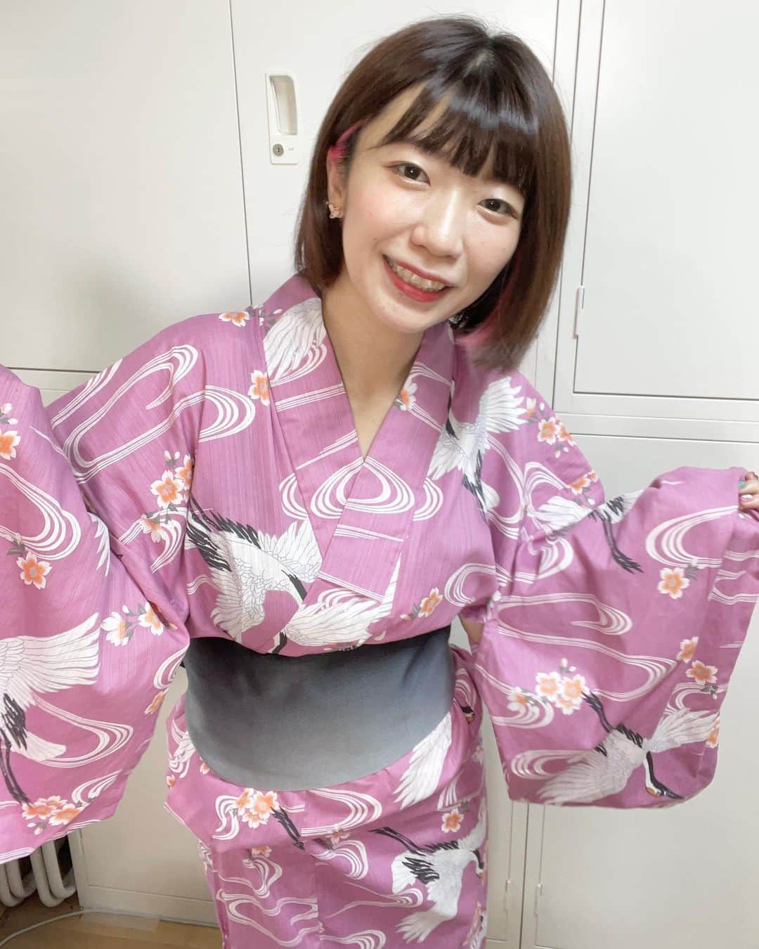 ぱいぱいでか美のインスタグラム：「秋に着る浴衣〜👘 . 先月の受注チェキの衣装は浴衣でした！ 数年前に買ったjouetieの久しぶりに着た〜💗 チェキという着る機会をくれてありがとうな！ 撮影の為だけだったからゆるゆるの着付けだけど まあ大目に見てください〜 . 今月の受注チェキはハロウィン！ ストーリーとハイライトに載せておきます🎃 . #ぱいぱいでか美 #でか美ちゃん」