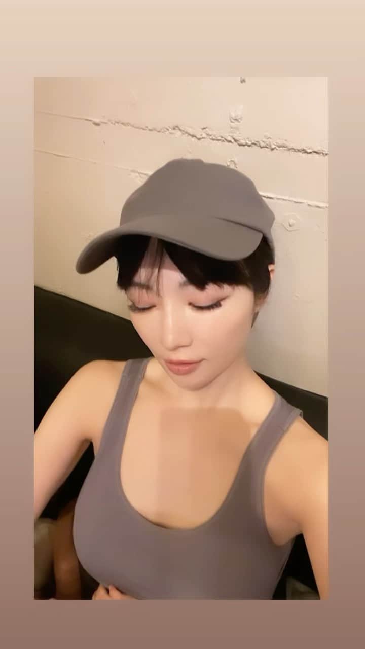 のインスタグラム：「💜インスタライブ💜  1時間みんなと話せて楽しかった💕」