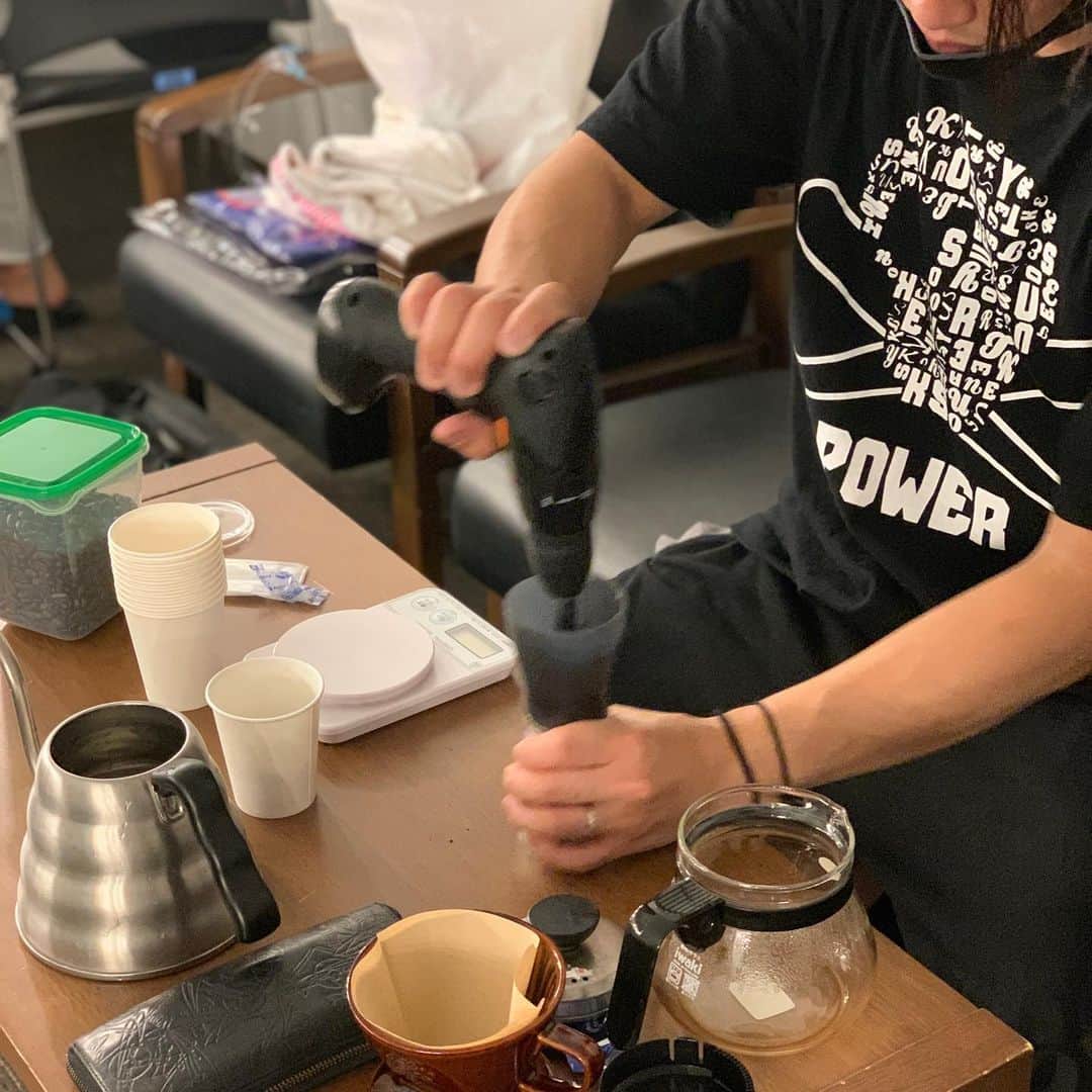 篤志のインスタグラム：「久しぶりにツアーに参加させてもらったら喫茶店が進化してました💁‍♂️  #遊助ツアー2021 #音パレード」