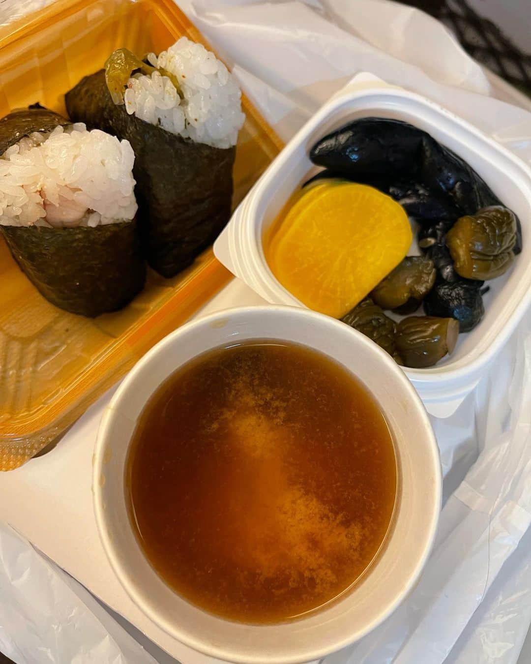 北斗晶さんのインスタグラム写真 - (北斗晶Instagram)「行ってきまーす‼️  🍙おにぎり食べたら お腹いっぱいになって眠くなった💤  皆さん、楽しい週末をお過ごし下さい。  @corazon_hokuto  @nopa_jp」10月16日 8時40分 - hokutoakira_official