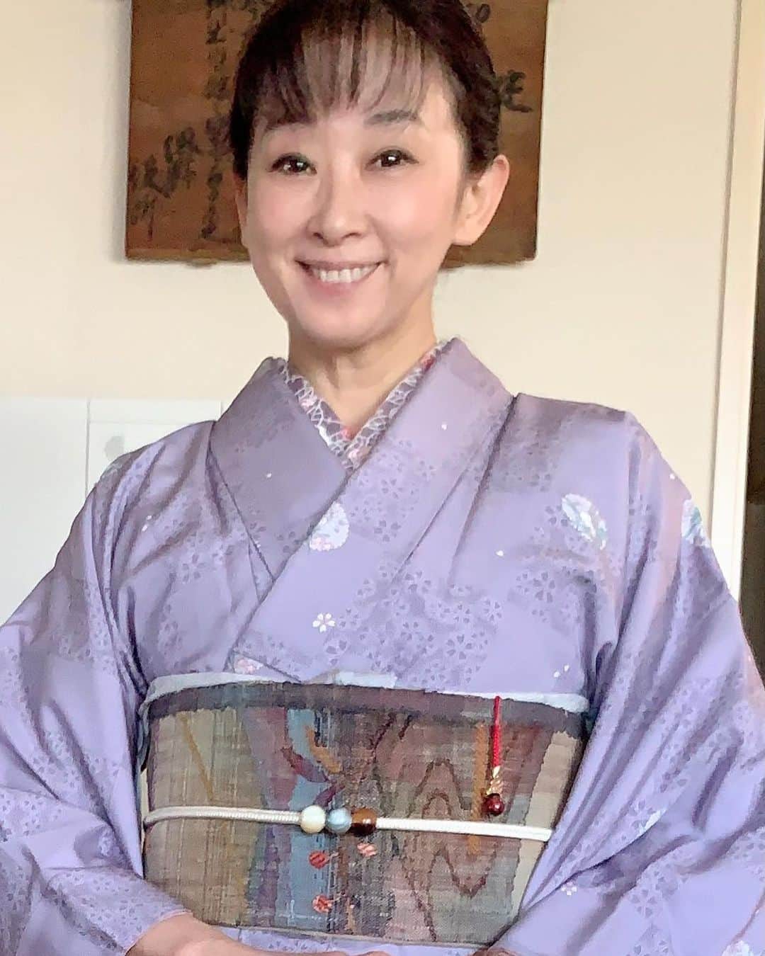 南かおりのインスタグラム：「朝から着物！これは去年 コロナ禍の始まりの頃　クサクサしてて（笑）オレは経済まわすんじゃー！となんとかで（言い訳w)あつらえたものです！んー！やっぱり反物から選んだ着物には愛着が半端ないぜ❤️ 帯…誰のお下がりかが思い出せない（笑）  着物で南龍くんの独演会だっ！✨✨」