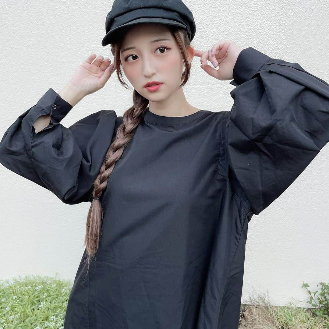 のインスタグラム：「⁡ ⁡ ⁡ ⁡ ブラックコーデ ⁡ ⁡ 🖤 ⁡ ⁡ ⁡ 舞台本番の休憩中に撮ったので 髪が長いです✨ ⁡ ⁡ ⁡ #vannie_u #ヴァニーユー #ootd #pr」