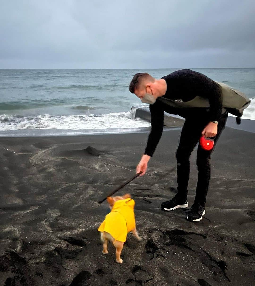 黒ユイさんのインスタグラム写真 - (黒ユイInstagram)「横浜&鎌倉デート🚘❤️ マロンは初めての横浜に 初めての海🌊嬉しそう💖  満喫したあと ダニエルさんと合流してディナー🍽❤️ まさかの横浜で一緒にご飯を食べれて嬉しい💖  お誕生日祝いと新居のプレゼント頂きました🥲🎁 いつも優しいダニエルさん🙏 沢山のプレゼントありがとうございます😭❤️ 大切にします❗️  楽しい充実した1日でした🥰🥰」10月16日 22時21分 - yui_my_life