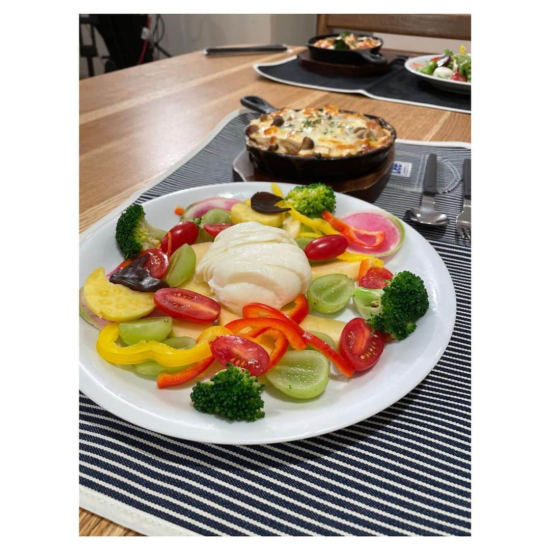 岡部麟さんのインスタグラム写真 - (岡部麟Instagram)「『とうほく未来Genkiクッキング』 お料理楽しかった〜！ドリア初めて作った！東北め、、、めちゃめちゃ良い食材揃っているじゃないか...いばらき大使さんめちゃめちゃ食材持ち帰りました！(特にチーズ🧀)」10月16日 22時34分 - beristagram_1107