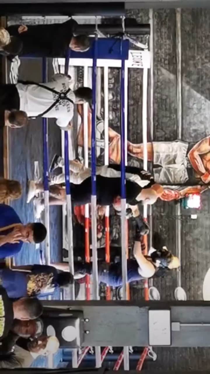 Jordi Gomezのインスタグラム：「Vamos sumando y sumando más combates, mejorando día a día para ser el mejor💪🏼👑 actitud positiva🥊」