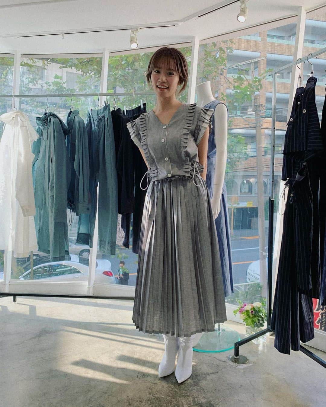 菜乃花のインスタグラム：「CHERIE  2022 spring summer collection  大好きな @cherietokyo の展示会へ行ってきました😌 本当に悩んで絞りきれなくてまだ追加悩んでる😌  届くの楽しみです。発売も楽しみです。」