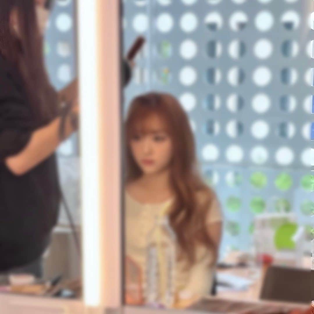 岸田莉里花のインスタグラム：「🎈키시다 리리카의 첫 V LIVE!  V LIVE “FCENM” 채널에서    3시 30분에 만나요🎉  3時半からvlive見てください！！！ 楽しみにしていてくださいね😊💕」