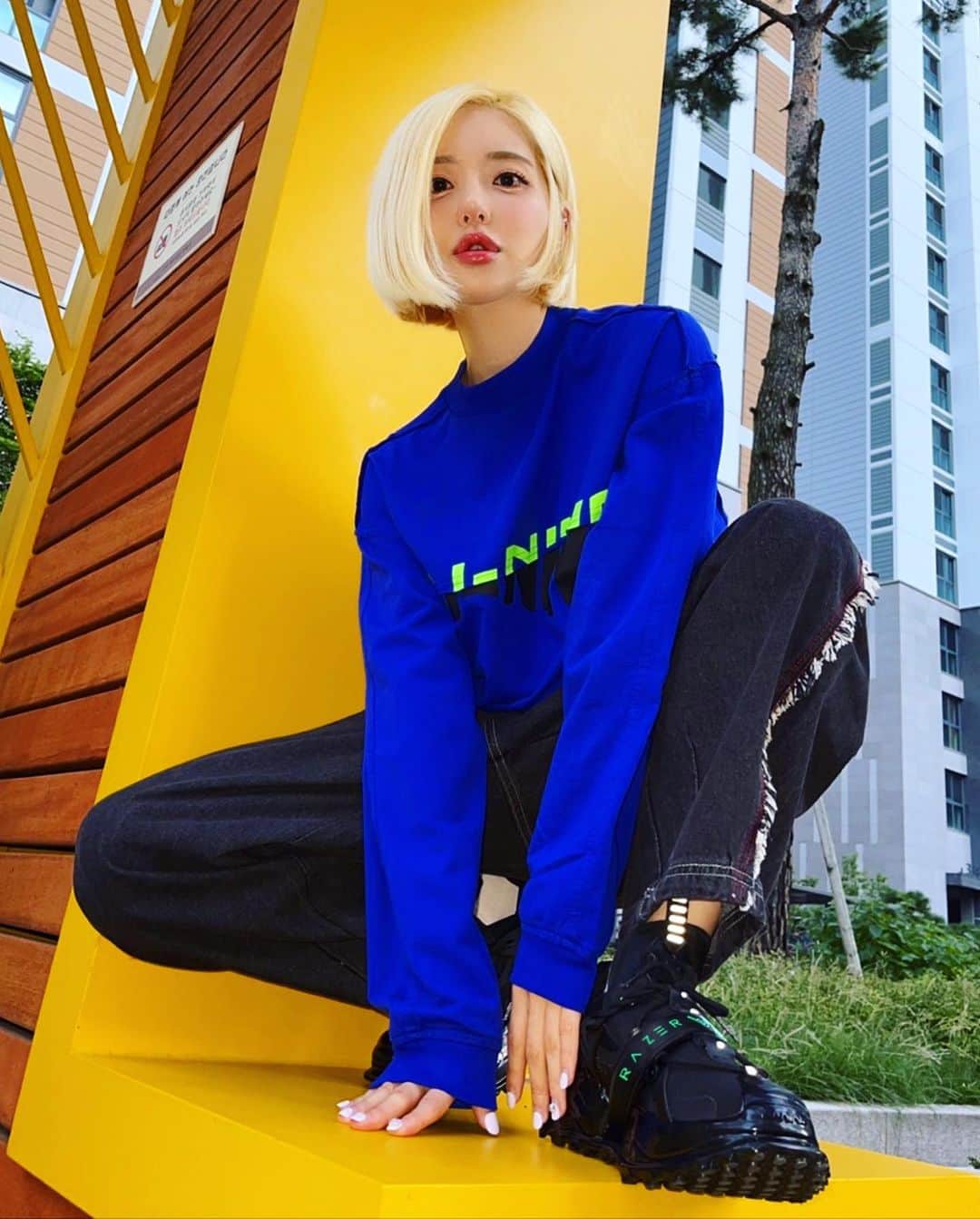 Dj Sodaのインスタグラム：「이제 겨울이다~💙💚 다들 옷 따뜻하게 입고 다녀야해 🤧🤧」