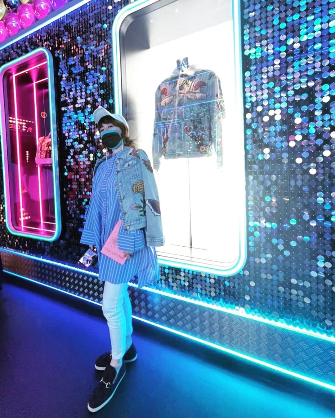 のインスタグラム：「#guccigarden のエキシビジョンに #ゆかいな仲間たち  と 行ってきました〜。  #AlessandroMichele は刺激的⚡️  @kingtokyooo  さんのトークショー 拝聴して、久々にGUCCI欲が↑↑↑  秋って、、、 こう物欲、、、じゃなくて オシャレ探究心が深まりますな🍠☺️🍁  皆さんはどんなオシャレが好きですか？  #gucci  #houseguccimovie  も楽しみ🎬  #ダサい踊り」