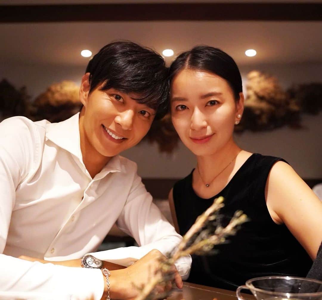 岩間恵のインスタグラム：「なんかの記念日っぽい写真🍸」