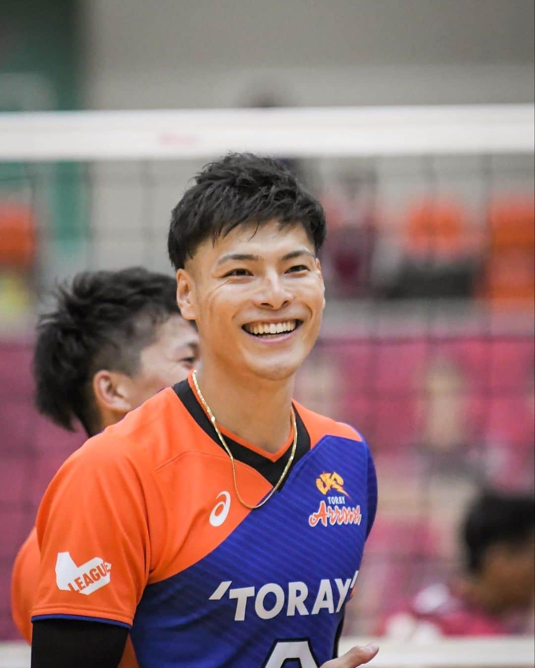 のインスタグラム：「2021／2022シーズン開幕し、VC長野さんとの2連戦で連勝する事ができました🔥 ここから長いシーズンが続いていきますが今後もTORAY ARROWSの一員として優勝に向けて頑張っていきます💪 やっぱりvolleyballは最高に楽しいです🔥✨ 今後も沢山の応援よろしくお願いします🙏  🔥GO ARROWS🔥  #torayarrows  #BLUEHOT #ファンの方の写真を使わせていただきました。」