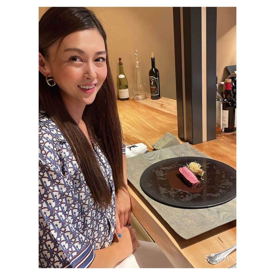 桜井裕美のインスタグラム：「前から楽しみにしていた薫へ！！ どれも美味しかったけど、デザートがすっごく美味しかったー✨ 次の予約しようと思ったら1月まで満席👀👀👀 次は来年のお楽しみだー💕  #薫hiroo #dinner」