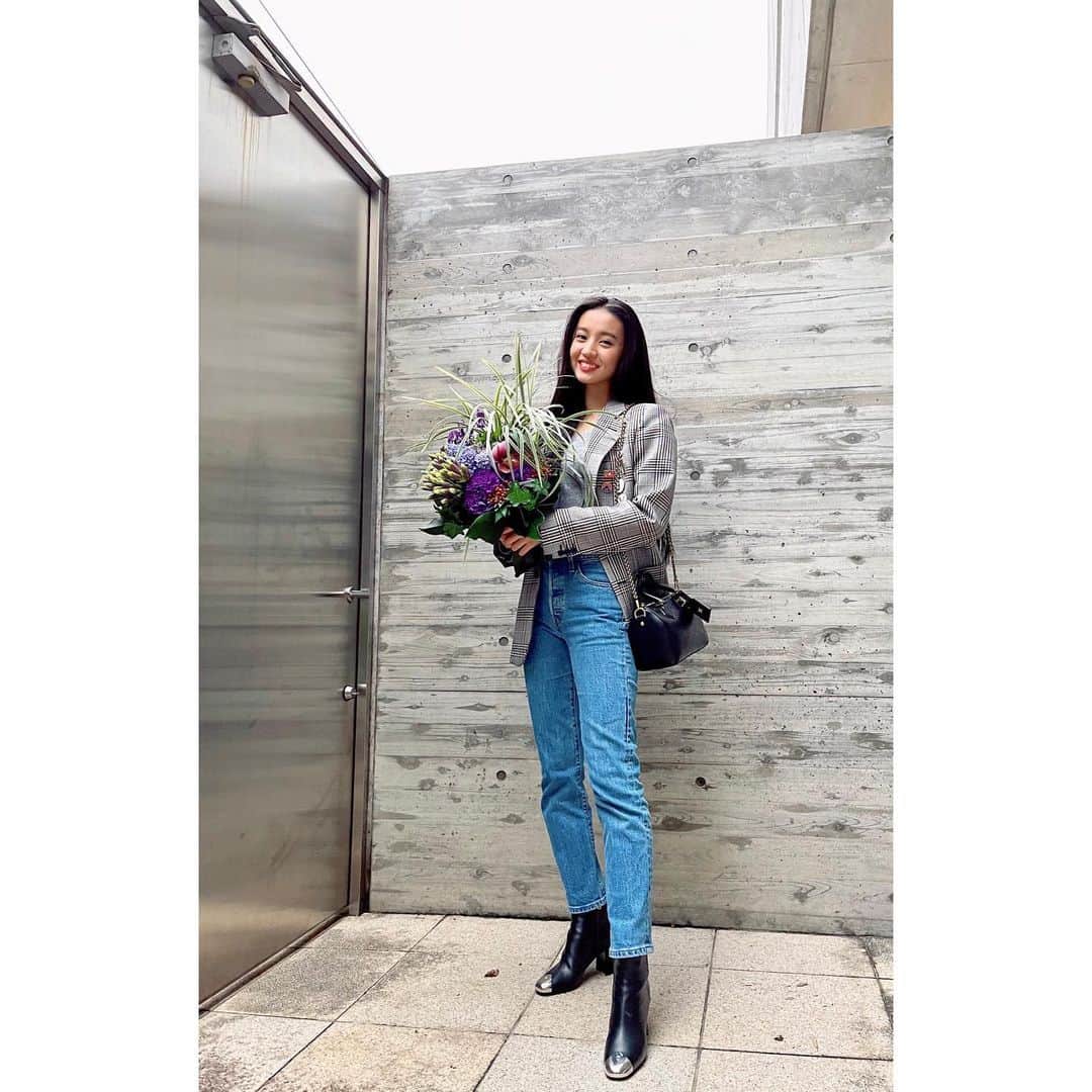 kokiさんのインスタグラム写真 - (kokiInstagram)「Had a wonderful shooting today ! Thank you to the team ❤️thank you for the beautiful flowers 💐   Jacket, bag and boots @louisvuitton」10月16日 20時02分 - koki