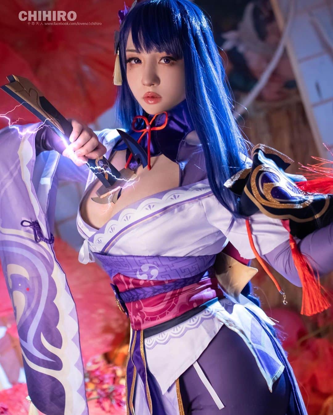 千尋のインスタグラム：「於此浮世中  不獨入寢可成夢 事事皆虛空 Waking world you seem Woven from the stuff of dreams All shall fade away  October Tier1 Patreon pics is Raider shogun ❤️Do you like chihiro shogun?💕 10月份的P網等級1✨雷電將軍 對照了官方的中英 中文的原文真的是好厲害🤣🤣 英文翻譯辛苦惹（？  #原神  #Genshin #Raidershogun」