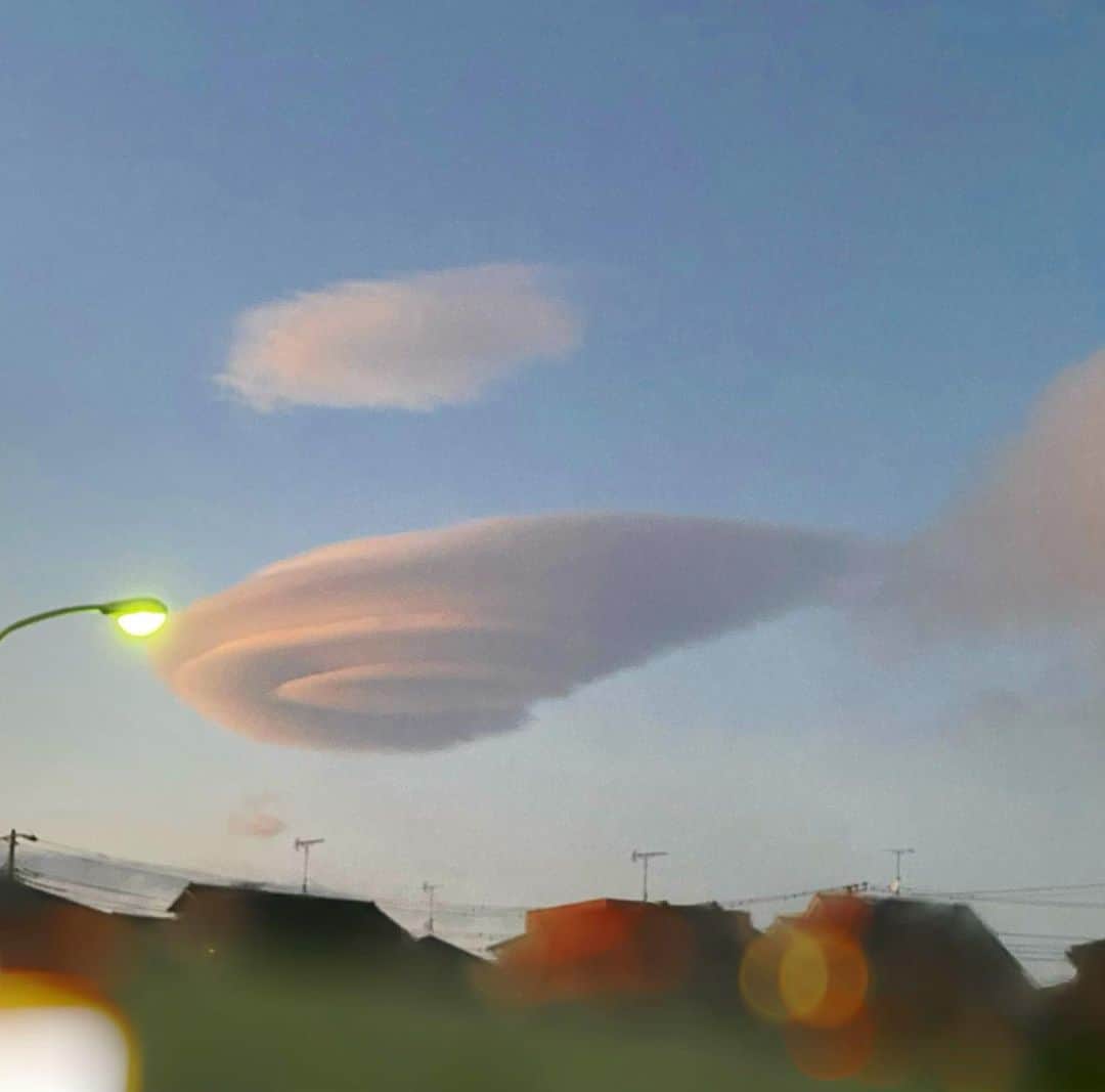 畠山愛理さんのインスタグラム写真 - (畠山愛理Instagram)「これは何雲っていうんだろ？ はじめて見て思わず📸  #静岡 #お仕事」10月16日 21時00分 - airihatakeyama