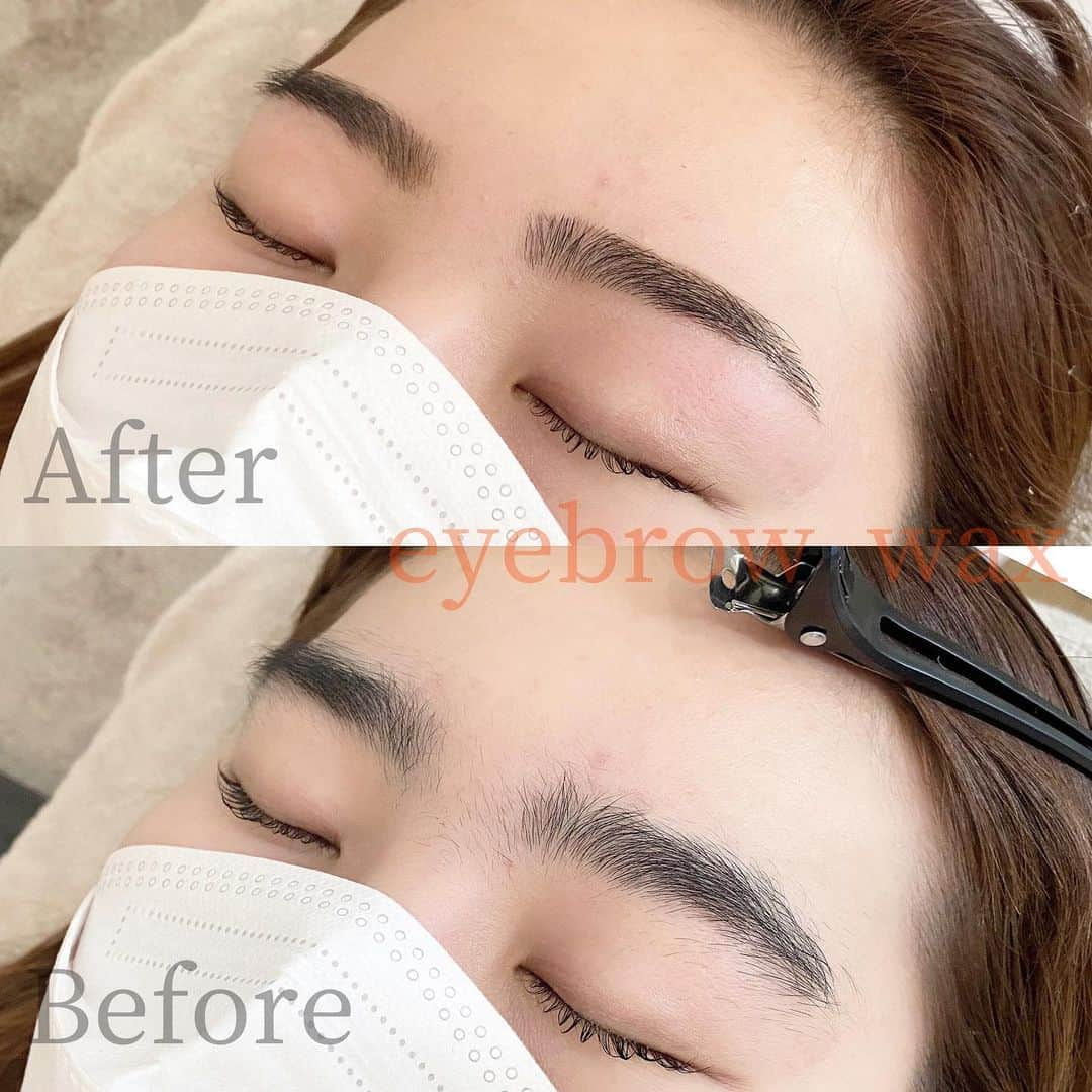 中野綾香さんのインスタグラム写真 - (中野綾香Instagram)「eyebrow wax ボサボサな毛と一緒に古い角質もとれるからツルツルピカピカに生まれ変わります🤫💓  アイブロウデザイニング→ワックス脱毛→眉毛カット→アイブロウメイク仕上げ✨ 美容師免許必須の施術です🥺 ※当店は全スタッフ美容師免許取得しております✨  🐝自己処理２週間は我慢して施術してもらうとしっかりと脱毛することができます！  マスクから見えるところだからこそ、最近気になっていませんか？ 是非ご相談ください💕  #アイブロウワックス#wax脱毛 #名古屋アイブロウ」10月16日 21時16分 - nakanooayaka