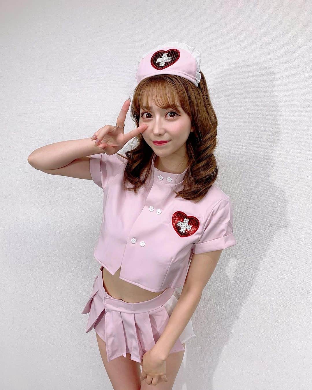 堀尾実咲のインスタグラム：「改めまして🤍🤍🤍🤍  本日のDVD発売記念イベントにお越しくださった皆さん☺️  ありがとうございました✨✨✨  こんな状況の世の中にも関わらず たくさんの方に来て頂けて 本当に嬉しかったです✨✨🥺  昨日は 美容メンテナンスをして  衣装の微調整でお裁縫(苦手)をして  DVDを見返して取材でお話することをまとめて  いっぱいいっぱい準備した🥺  今日は朝からドッキドキにド緊張で現場入り🤣  3年分ぐらいの緊張を使い果たした🤣🤣🤣  いやーーーーーっ しっかし改めてみんなあったかい💖 みんなの前に出たら緊張が徐々にほぐれてわたしも楽しめた💖  ありがとう🥰だいすきだよ🥰  みんな楽しんでくれたかな？💓🥺 みちゃめろがんばったよ💓🥺  楽しかったよーーっ💖てひと コメントちょーだい💓🥺  #みさめろdvd #癒してアゲちゃう」