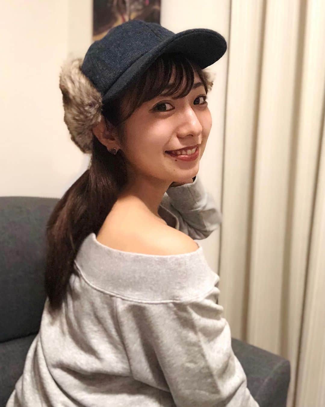 白戸ゆめのさんのインスタグラム写真 - (白戸ゆめのInstagram)「✈︎ . もこもこファー付きのフライトキャップ💓 帽子は好きで集めてるけど このタイプは初めて🥰 . きょうは涼しかったし 秋コーデに華を添えてくれました🍁 . 14+(14plus)の帽子って 安いのにかわいいからどれも選べない〜🤣 . #イチヨンプラス #icap0250 #ニット生地フライトキャップ  #フライトキャップ #フェイクファー耳付きキャップ  #帽子 #帽子コーデ #cap #秋コーデ」10月16日 21時49分 - yumeno.s_
