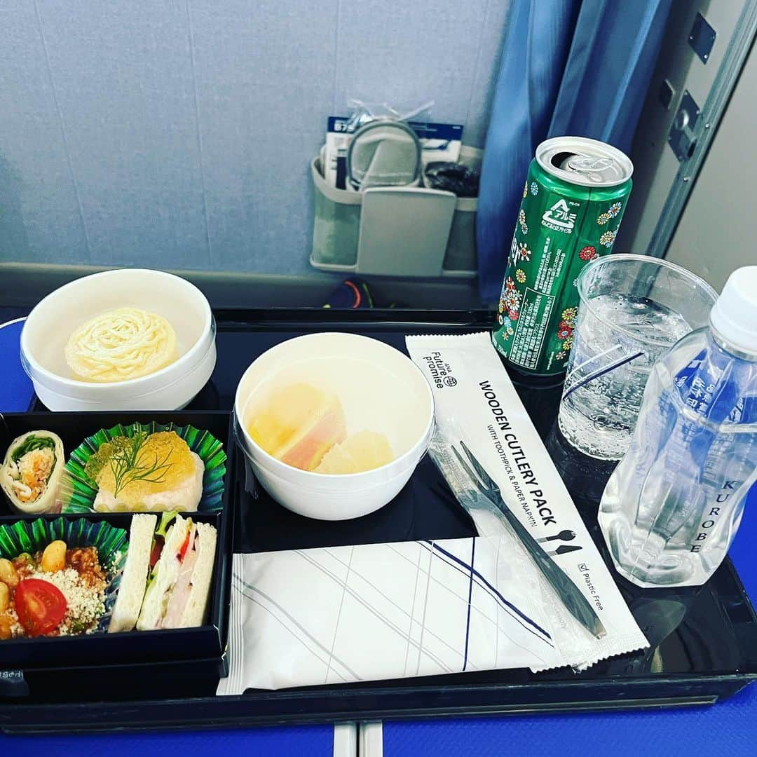 金村義明さんのインスタグラム写真 - (金村義明Instagram)「羽田空港直行して、ANAビーフカレー&機内食食って 大阪ホテルチェックイン サウナ入って汗絞り出して💦 絹延橋の焼肉とりじゅう移転先へ！ やっぱり、抜群のタレ味、 がっつくように、食べて、免疫力アップ⤴️⤴️⤴️⤴️⤴️ 親父さんもお母さんも娘夫婦もお元気で、安心しました！ これからも、焼肉は、とりじゅう、最高でした！」10月16日 21時56分 - yoshiaki_kanemura