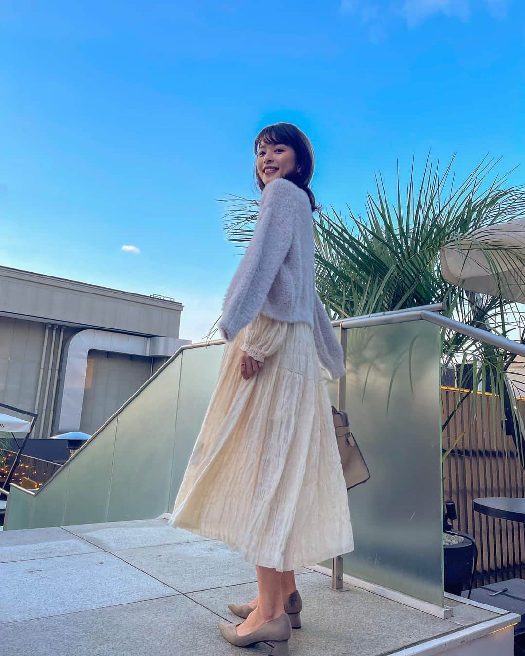 沖田愛加さんのインスタグラム写真 - (沖田愛加Instagram)「グレーぽい色のショート丈のカーディガン👗 この時期アウターに困るから、 このカーディガンずっと使ってる！ . . . #プロポ #proportionbodydressing #pbd」10月16日 22時02分 - okita_aika