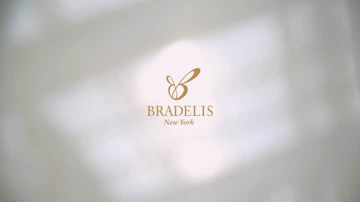 ブラデリスのインスタグラム：「Don’t miss out our 2021 Autumn Winter Collection - “Resilience”  #fallwinter #autumnwinter #lingerie #bradelis #bradelisnewyork #shaping #findabetterfit #newunderwear #japaneselingerie #luxuryunderwear #bra #intimateapparel」